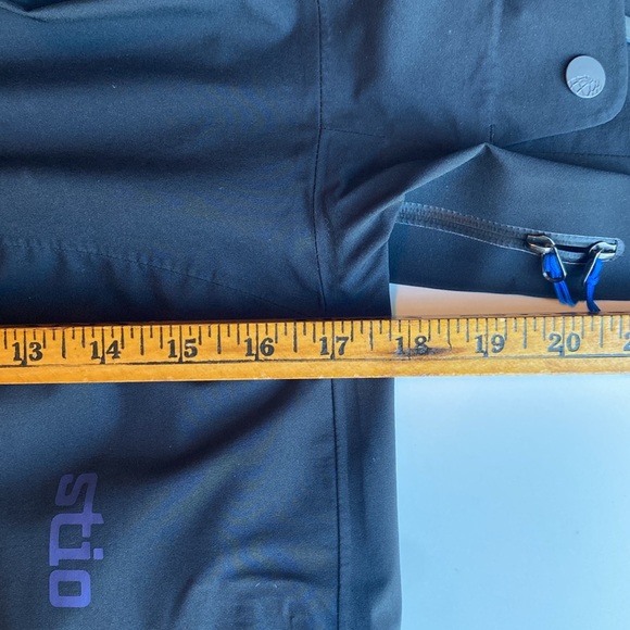 Stio 🏔️ waterproof wind proof jacket or ski shell ⛷️ - Picture 12 of 16